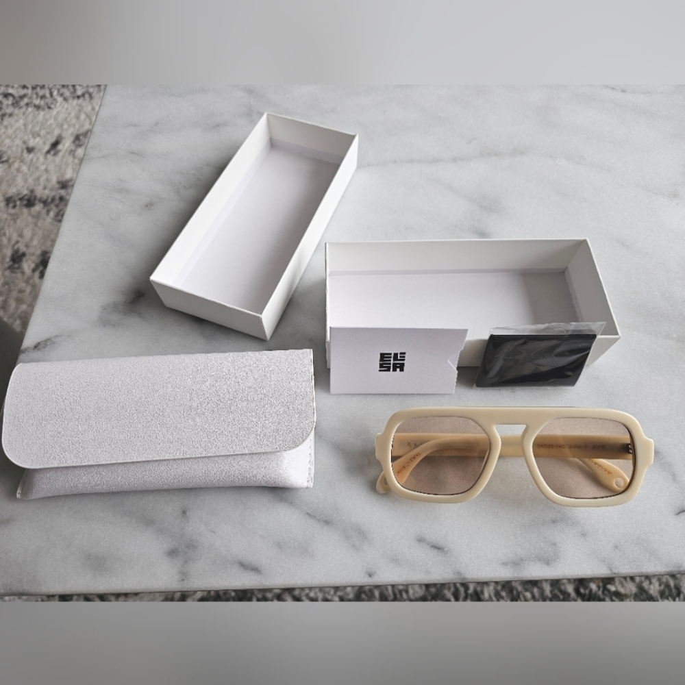 *BRAND NEW* Elisa Johnson Jane Sunglasses, Ivory White